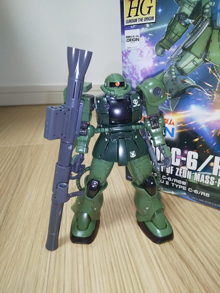 モノアイ(ウェーブHアイズ)裏はガンダムマーカーEXのシャインシルバーで塗っています。セメダインのハイグレード模型用を使用したところ、塗料が溶けずに接着できました。塗布量をもう少し減らせば接着剤はみ出しをもっと少なくできるでしょう。次回以降の課題です。