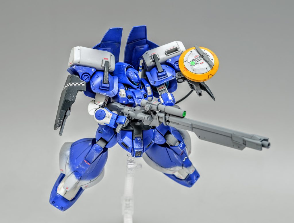 大型レドームにより精密かつ強力なビームを連射可能となっている。