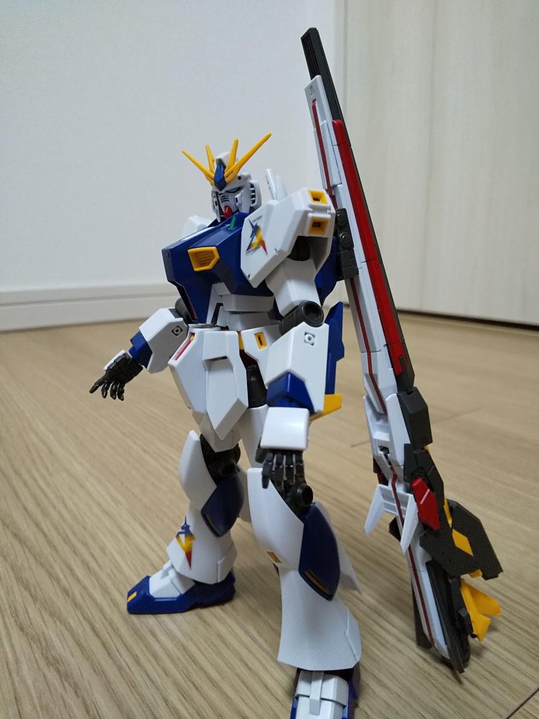 ロングレンジ・フィンファンネルが安定感抜群です。3点で支えるので倒れることはありません。