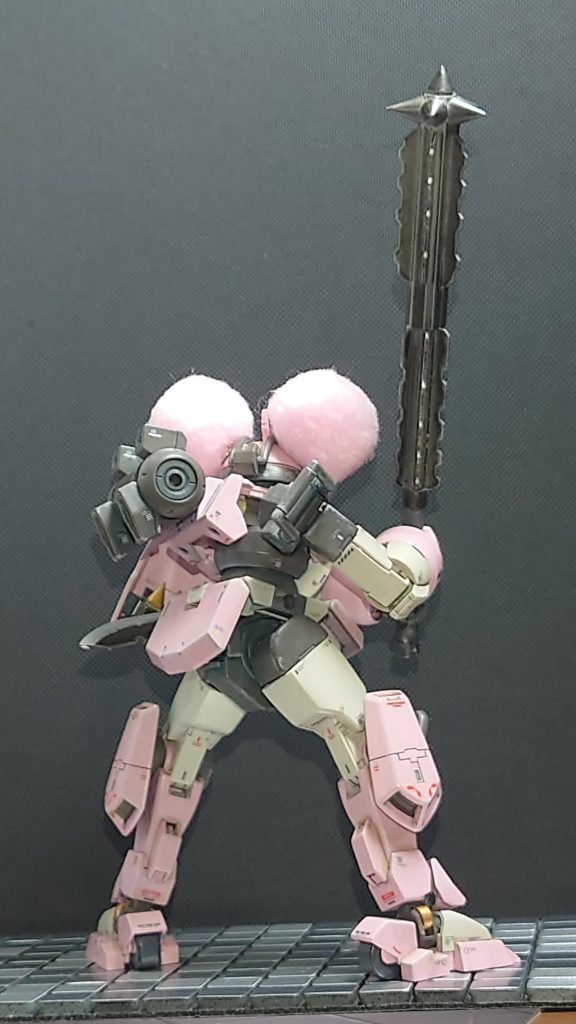 ライフルはメイスとして機能するマウントレールをパージし更に軽装化