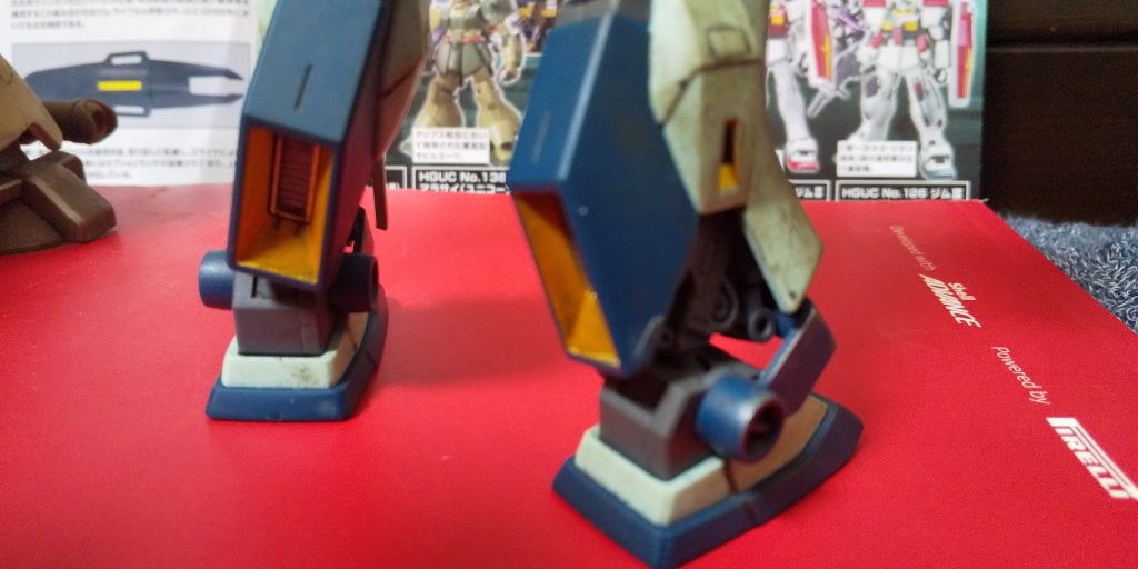 :脛の後ろのダクトにシルバーで、外側にはイエローゴールドだ。ブリリアント!