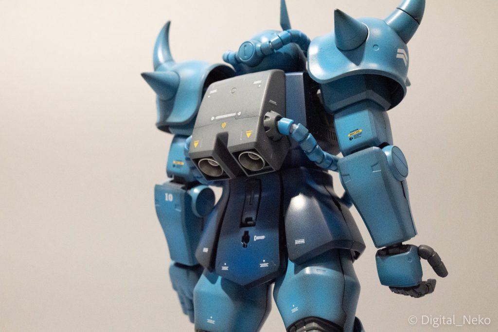 バーニア部分はガイアカラーのジュラルミンシルバーを使用して、アクセントを入れてあります。