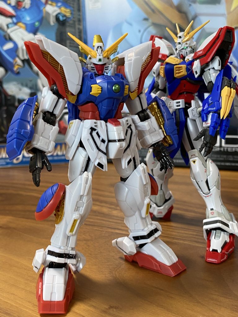 というわけで、Gフレーム・シャイニングガンダムでした。決定版と言える「RGゴッドガンダム」と並べるには少しサイズが足りず、サイズ感で言えば、HGFCのシャイニングの方が釣り合いがとれているんだと思いますが、HGFC版は綺麗にまとまり過ぎているというか、マッシブさが足りないというか、Gフレームの方が好みでした。ただ、モールドが少しうるさいので、ゴッドガンダム同様にRGで最高クオリティのシャイニングガンダムがリリースされることを期待したいと思います!Gフレームではマスターガンダムも発売されるようなので、そちらも少し気になりますね。RGゴッドよりは、今回作ったGフレーム・シャイニングとのディスプレイが相性良さそうです♫※筆者は、ゴッドはRGで満足しているのでGフレーム・ゴッドはスルーしています(笑)◉編集後記今回、メインのシーンとなったゴッドがシャイニングをお姫様抱っこしている写真。もしかしたら気づかれた方もいるかもしれませんが、体型がかなりマッシブなGフレームのシャイニングガンダム。右手、右脚をつけたままだと収まりが悪過ぎたので、見えない右側のパーツは全て外して撮影に臨んでいます。正面から見たら、個人的には全く違和感がありません!(笑)もし、RGゴッドとGフレーム・シャイニングを持っていらっしゃる方は、ぜひトライしてもらえたらと思います。次回はHGFCのガンダムローズが紹介できればと思いますが、今のところ入手できる見込みがありません💦いつになったら2次受付始まるんでしょうか・・・というか完全新規なら是非一般販売を!お願いします、バンナムさん!!!
