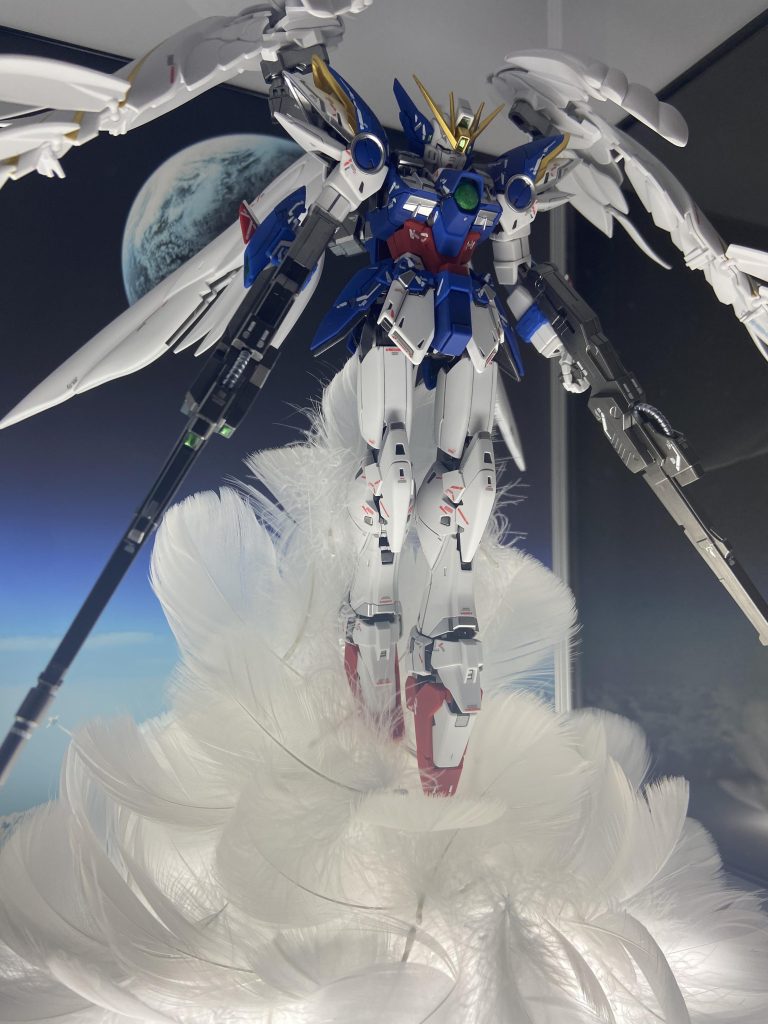 羽を使いたくて色々考えた結果、スタンドを隠し浮遊感を演出するために使ってみました！