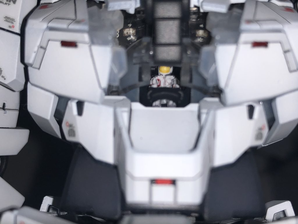 パイロットフィギュアはVer.kaのキットがパイロットスーツなのでそちらを採用しました。