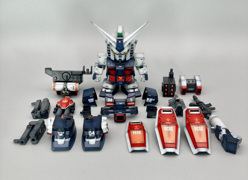 ■ 塗装白色:メカサフヘヴィ → 灰色9号ででハイライト紺色:メカサフヘヴィ + 黒サフ → ディープオーシャンブルー + クリアホワイトでハイライト赤色:ブラウン + マカボニーサフ → クールホワイトでハイライト → クリアルージュオレンジ:↑の赤色を下地 → 焔朱 + クリアホワイトでハイライトグレー:メカサフスーパーヘヴィ → ニュートラルグレーⅡでハイライトメタル:メタリックグレースミ、スラスター内部、シールド裏側:アクリジョン ジャーマングレー + マジックリン仕上げ:EX-フラットクリア+クレオス フラットベースなめらかスムース 塗装前