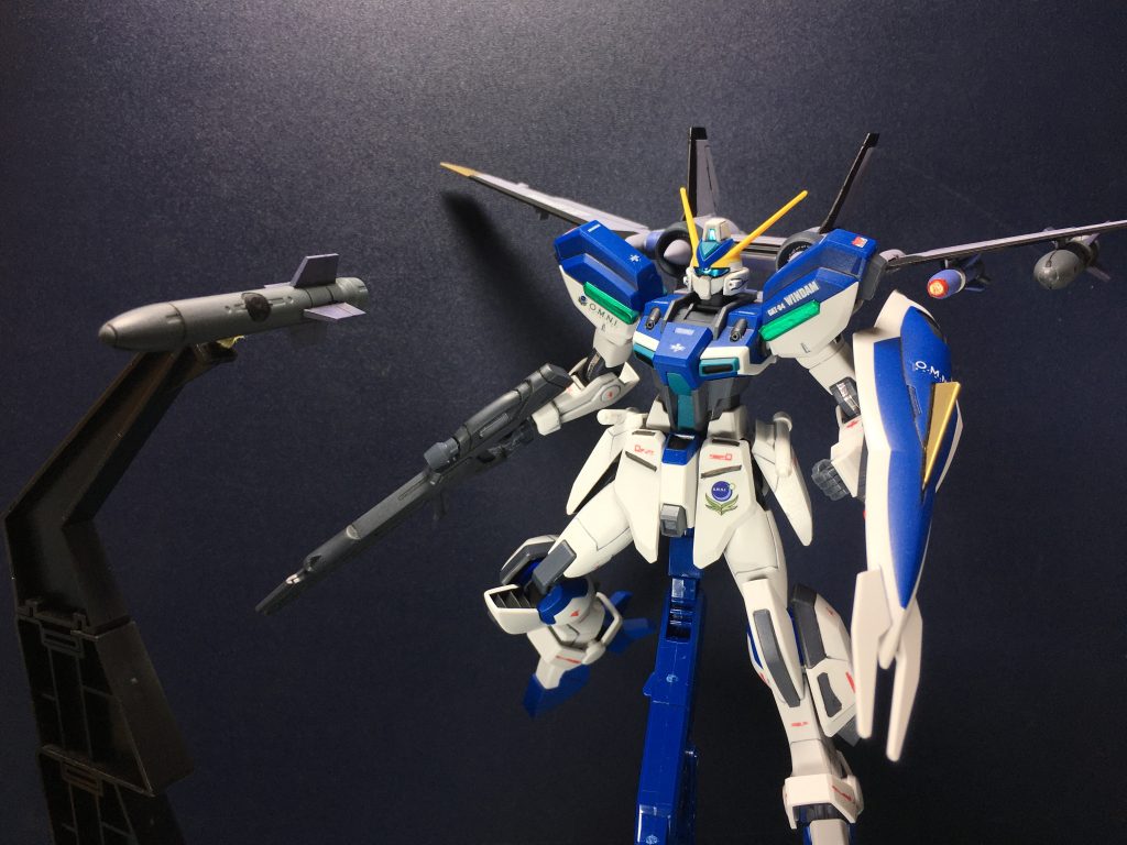 オリジナル武装として対艦大型巡航ミサイル「ヤークトフント」を追加しました。「ヤークトフント」はドイツ語で「猟犬」という意味。地球連合軍はドイツ語で名前をつけることが多いのでその例にあやかって命名しています。 ドラッヘは「竜」、ヴュルガーは「百舌鳥(モズ)」だそうで。