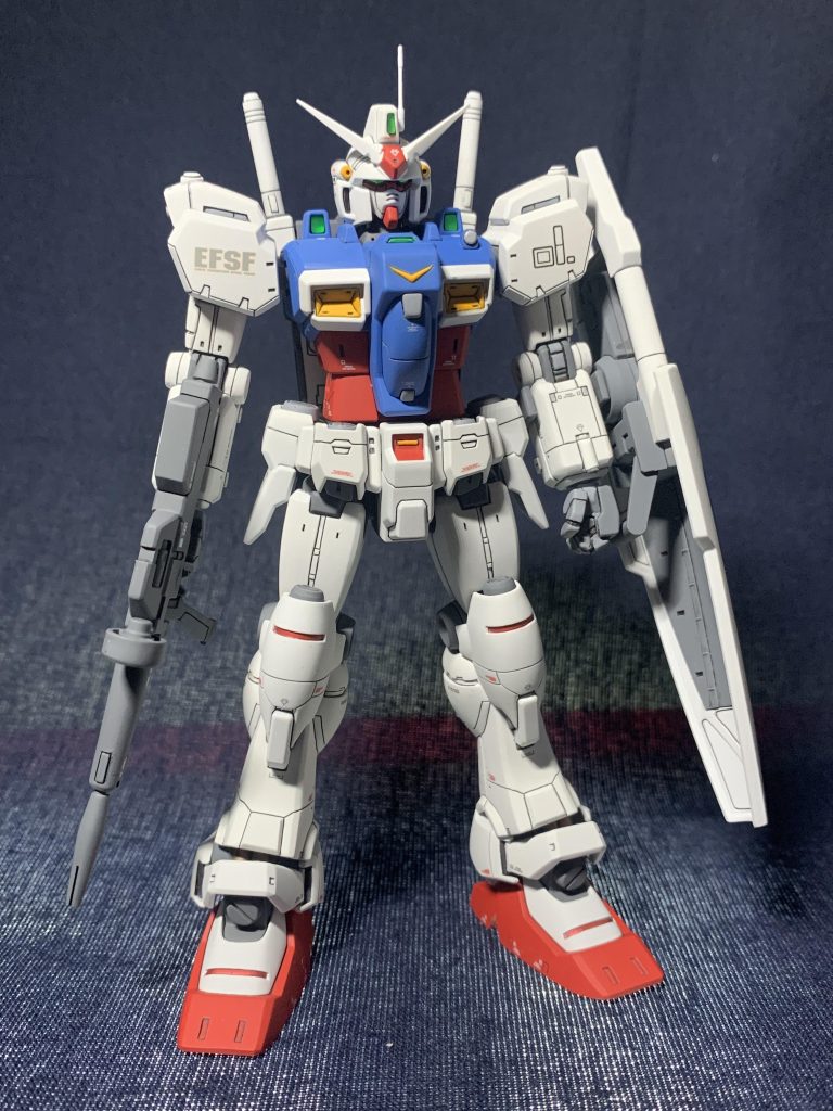 HGゼフィランサスをプロポーション改修とディテールアップを施しました。両肩とちょんまげ部のカメラ類はクリアーランナーを使って透明パーツ化してます。