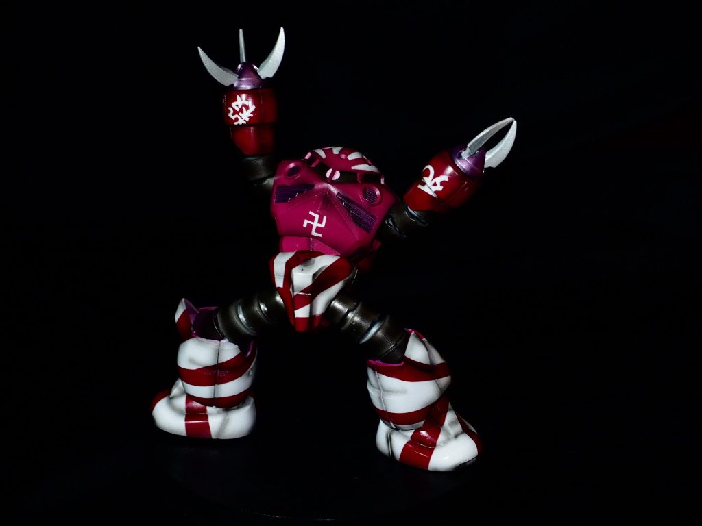 左手には同じく相手への宣戦布告の殺！