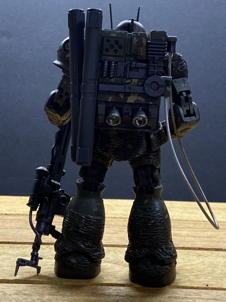 そこで、事前に装甲に非磁性体のコーティングを施す事により、チェーンマインを無効化することができる、「ツィンメリット・コーティング」が開発陣より提案された。当時の開発陣は、コレで一方的に連邦を屠れると豪語したそうだ。無論、そうではなかったことは、民明書房「慈恩兵器開発史」にて詳しく説明されているので、割愛するッ!