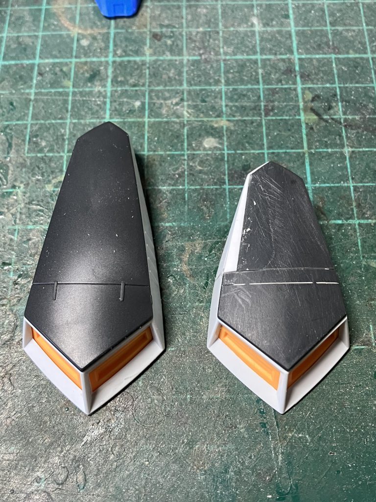 足の長さが違うからスラスターもHi-νに合わせて短縮