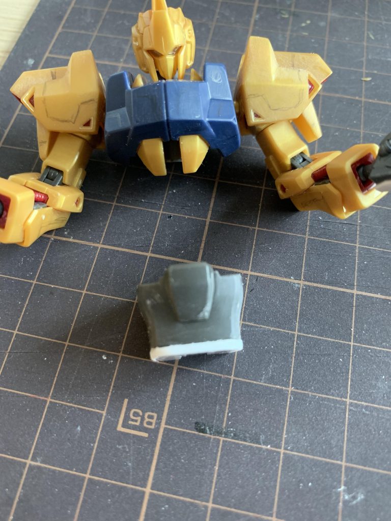 初めての試みですが少しだけプラ板で延長してみました。