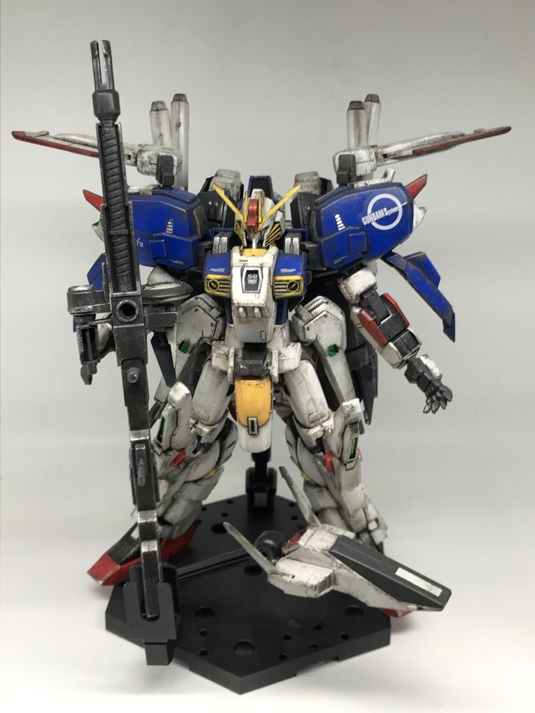 太腿の合わせ目を必死に消そうとしてる…全く消えてないけど…😨（笑）今ならもう少し綺麗に消せるかな〜