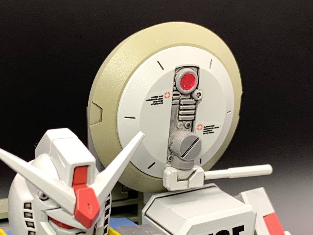 ビルダーズパーツのレドームを装着