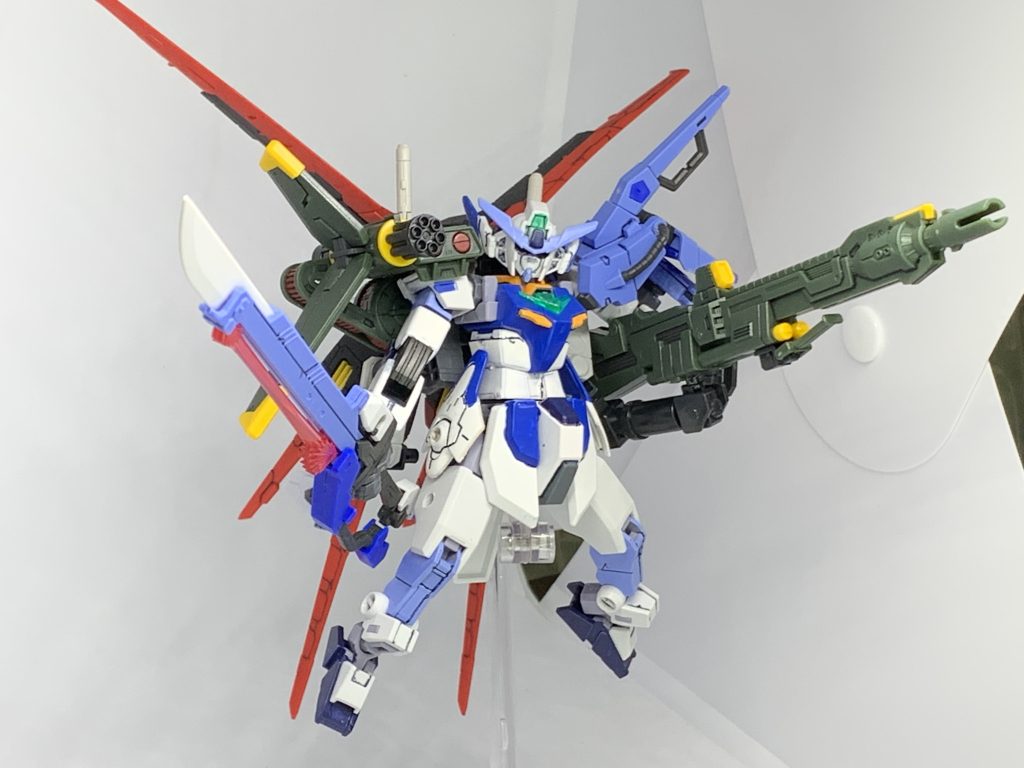 ガンダムシナスタジア。With-domのリーダー。共感覚を名に冠する。愛称はスタージア。パーフェクトストライクアーマーと他4種のアーマーを持つ。