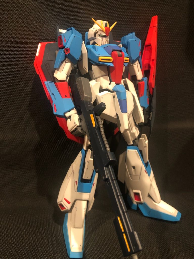 MGゼータガンダムver.2.0です。パチ組みのまま放置されていたモノの改修になります。始める前に決めたルールですが、実際に始めていくと・・・●部分塗装を@marostarさんの作例をみて『この配色にしたい!』となり、青と黄色のパーツを一部塗装※ @marostarさんすいません!参考にさせて頂いたのにこんな仕上がりでm(_ _)m●足が長過ぎなので2mmほど短く●塗り分けのため2箇所スジ彫り●マスクを少し奥にズラすといつのまにかレギュレーション違反、おそらく使い始めて間もないエアブラシを触りたいだけなのかも知れません・・・。