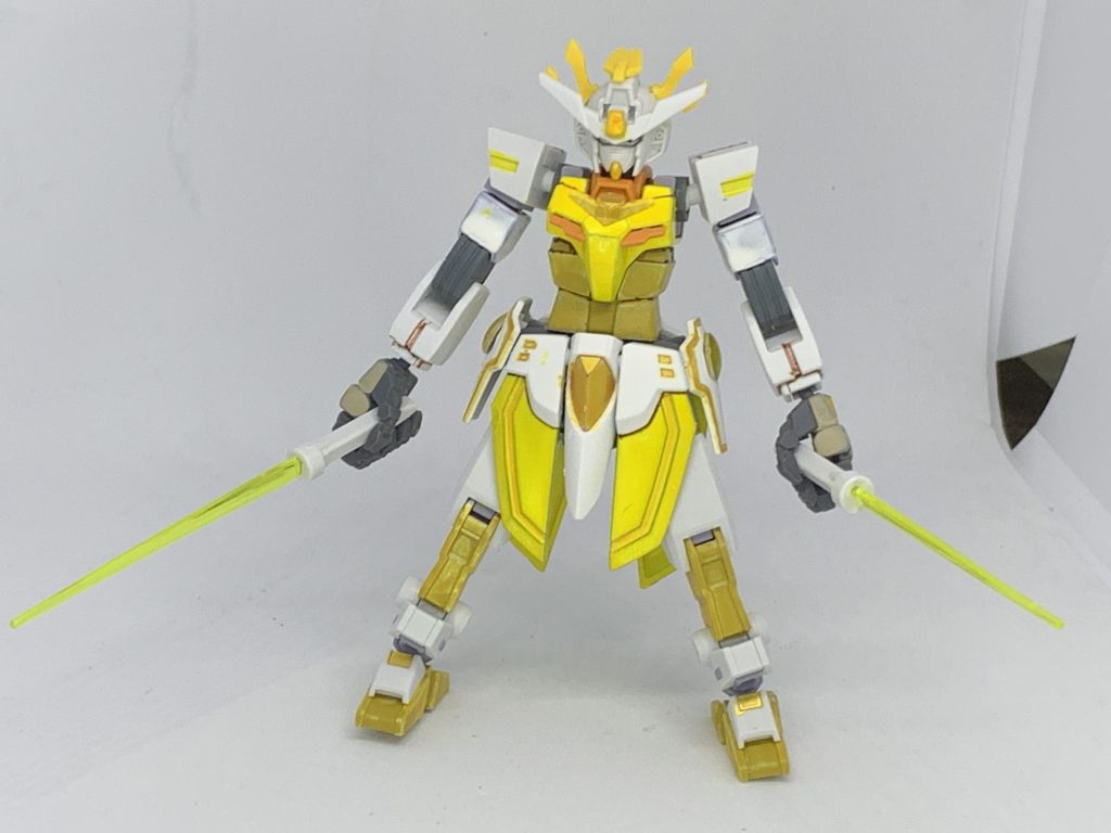 短剣。一応持ってはいるが基本的に徒手空拳で闘う為出番は少ない。