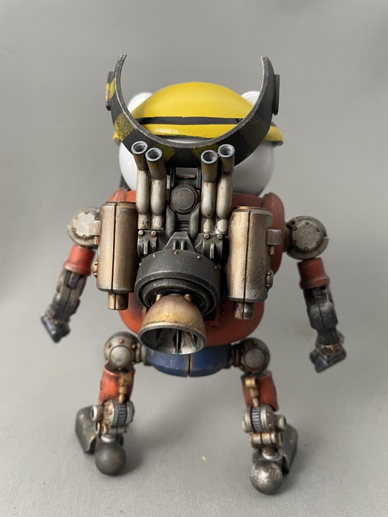 後ろ側、この面だけ世界観が変わってるみたいで好きです。