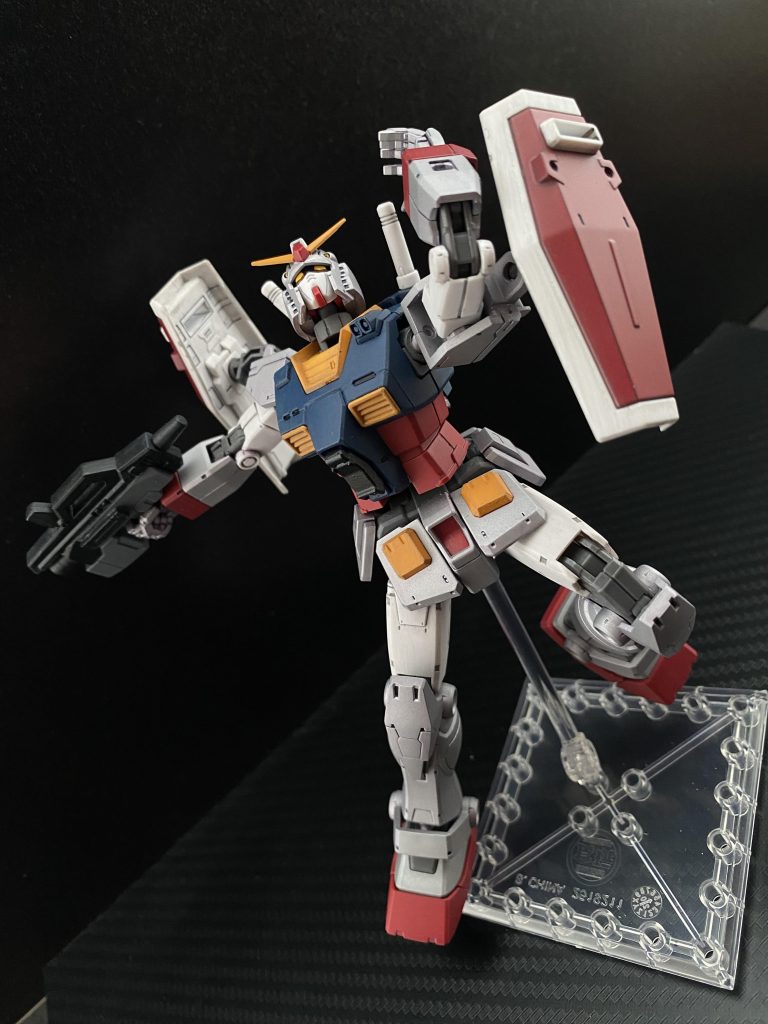 　UC0084頃から今までの数年、地球連邦軍ティターンズによって行われてきた暴虐無尽とも言える出来事は、多くの人々(主に宇宙に生きる者達)に様々な感情を抱かせてきた。そのような時代にジャーナリストとして生計を立てる私は、古くからの知人を通し、ある資料を手に入れた。地球連邦軍及び、NT研究に関する極秘資料の一部である。その内容は、一年戦争時代から現在ティターンズの時代まで続く、MS、そして人、NTに対するものだ。　それらの極秘資料を、当時関わっていたと思われる、この宇宙世紀に生きる者には知らぬ者など居ない大企業の元技術者から入手することが出来た。