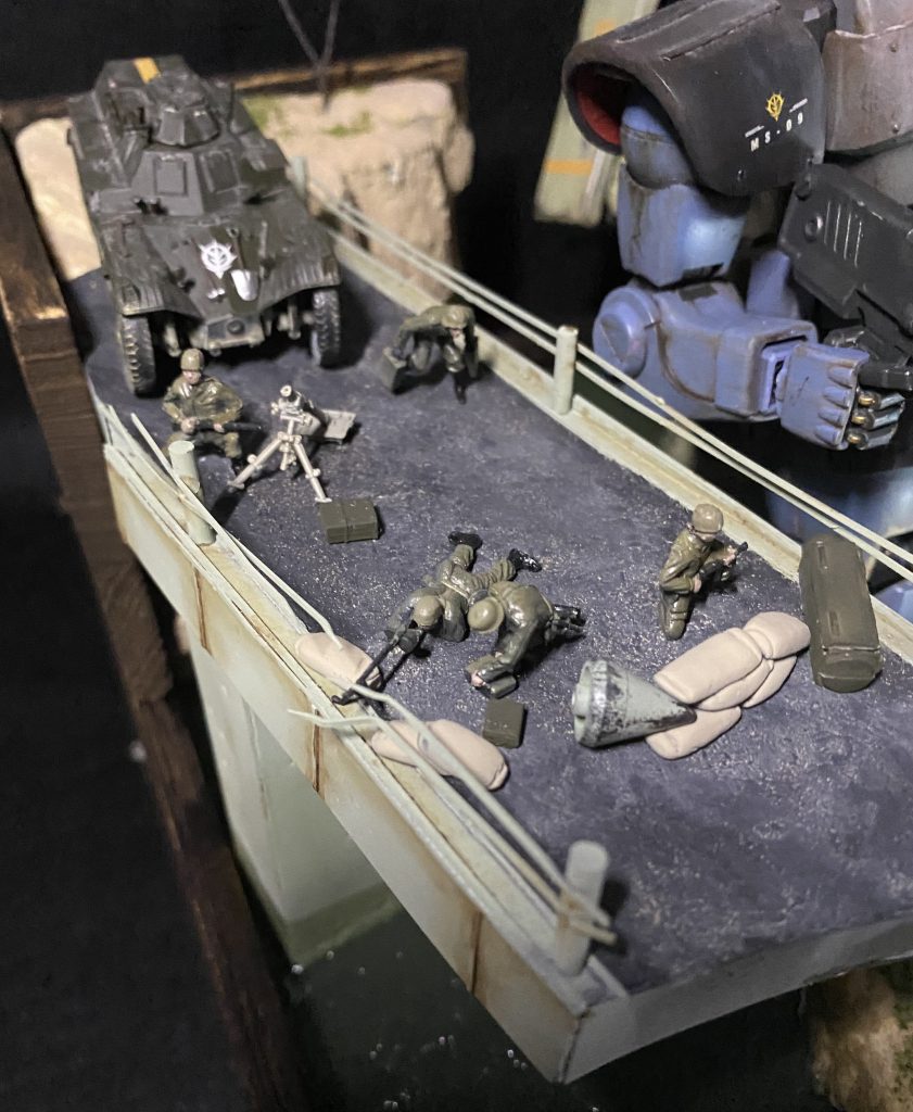歩兵部隊＆APC1/72のドイツ兵を使いました。APCはEBR-ETTです。モビルスーツが戦場の主役になっても歩兵は必要ですきっと