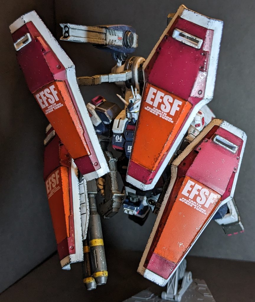 飛行姿勢。4枚シールド展開でデブリを防ぐシーンはTBならではという感じがします。