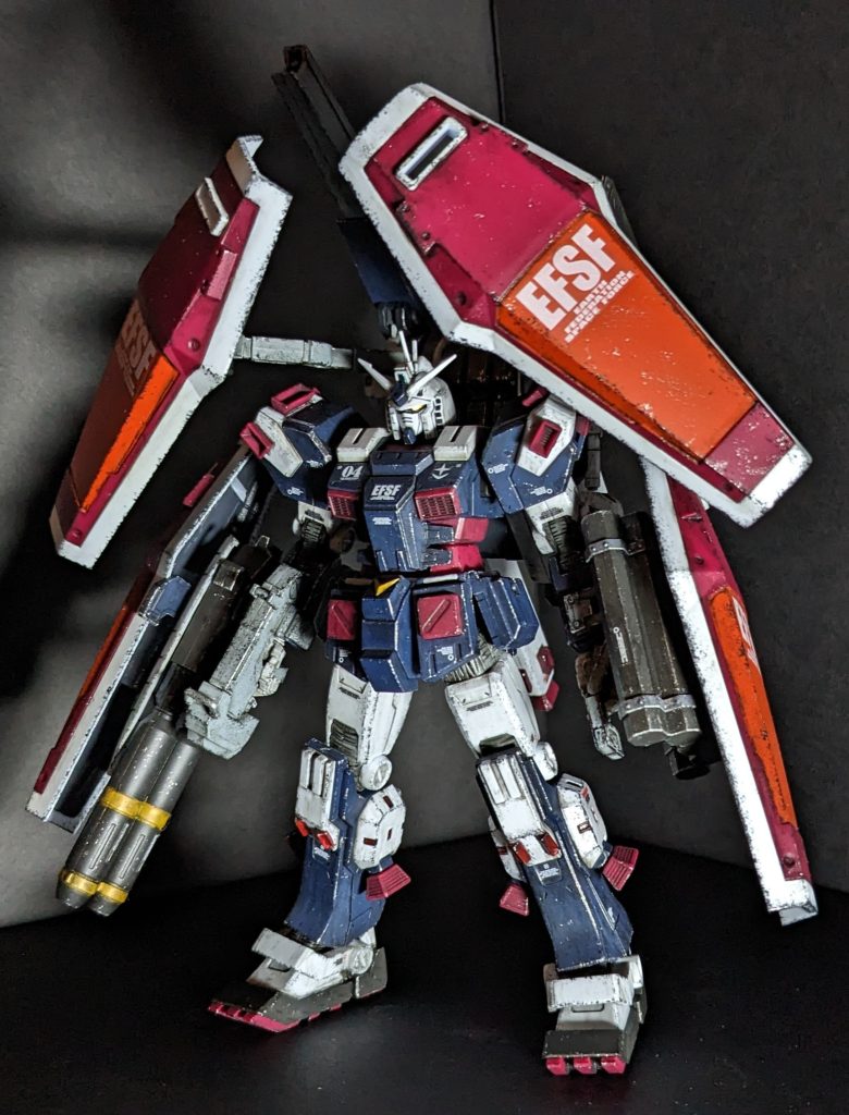 自立で正面から。強い光を当てると未処理の合わせ目や拙い部分が丸見えに！