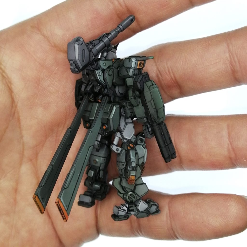 ストームブリンガー風と言っても、肩とプロペラントタンクを加えただけで、、、