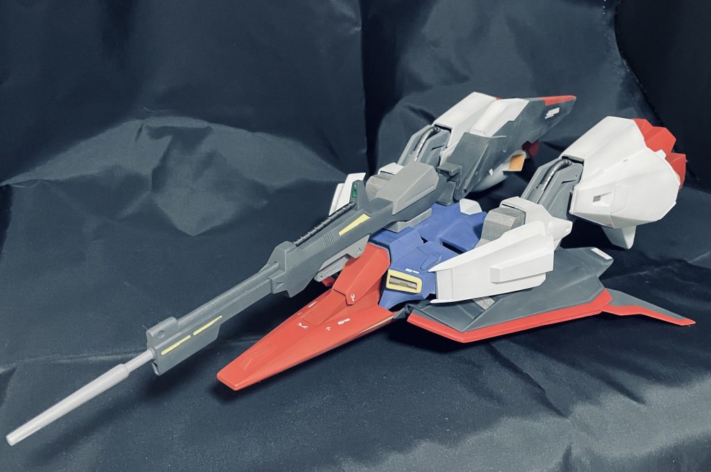 差し換え方式にはなるのですが、ウェイブライダー形態に変形可能です。