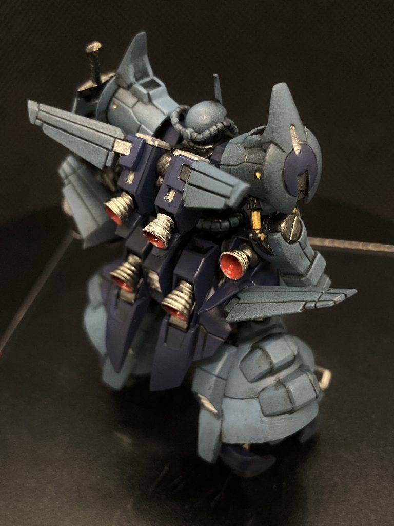 バーニアはガイアのスターブライトシルバー。内部は水性ホビーカラーのモンザレッド。