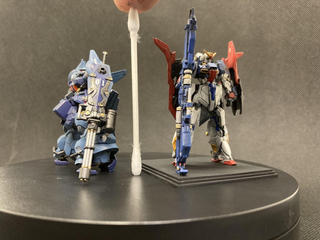 綿棒より小さいです。