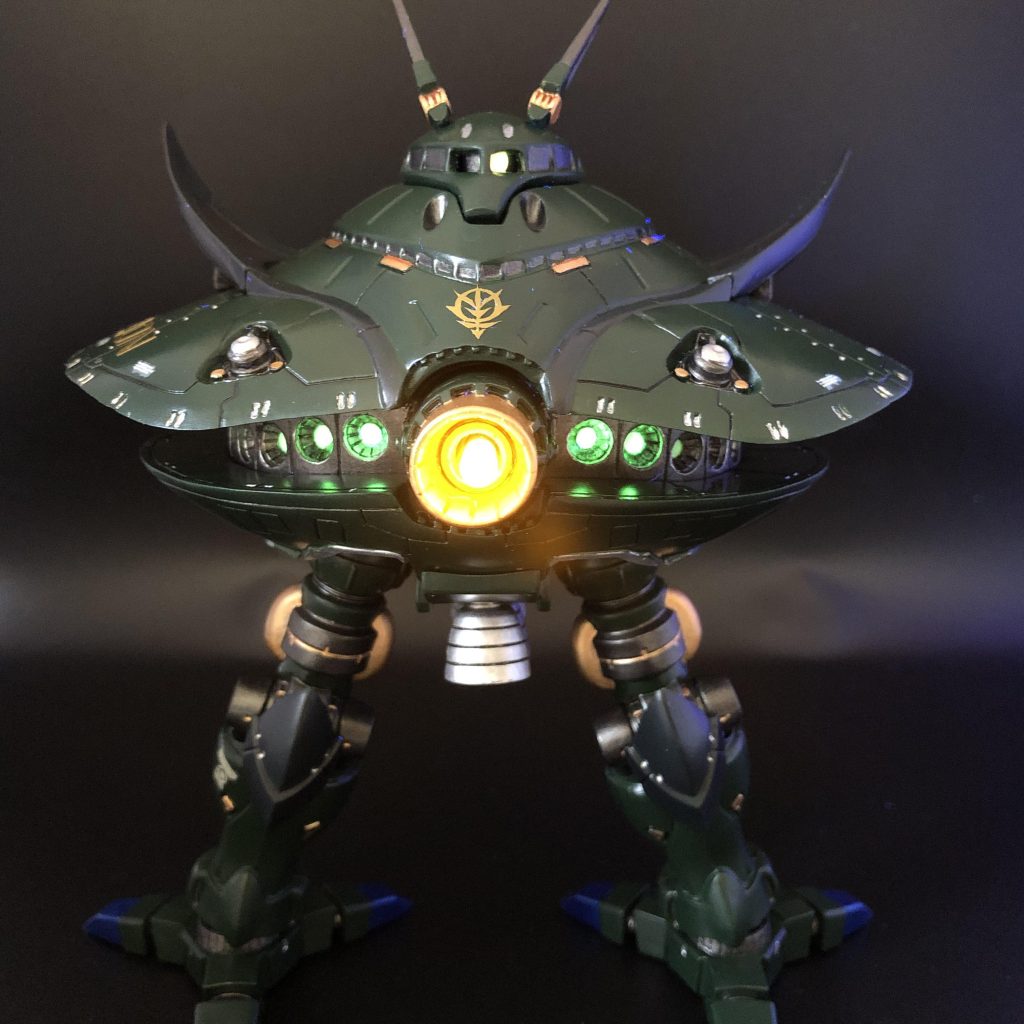 ミライトと蓄光シールで、メガ粒子砲が光ります。