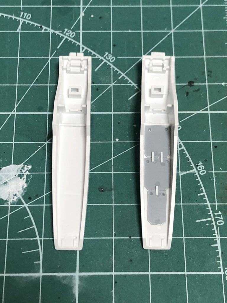 裏もしっかりとディテールを追加してます。