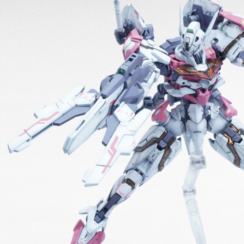 一期最終話のエアリアルに触発されて、ライフルにビットを装着出来るようにしました。