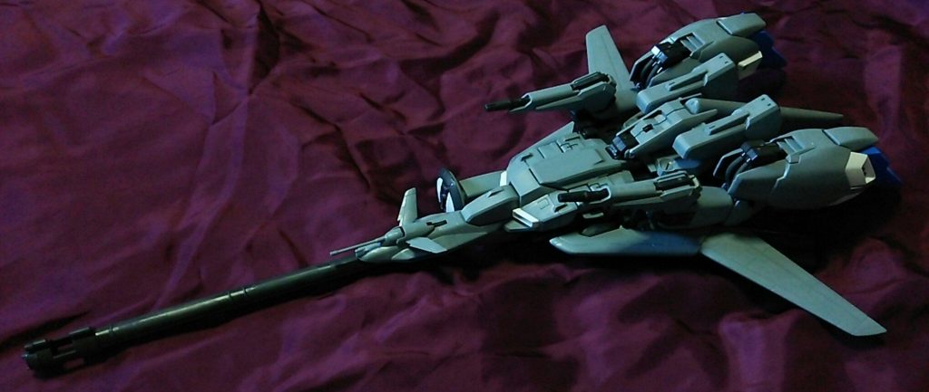 ウェーブライダー形態に変型出来ます。しかし、強度が低く、壊れてしまいましたが、ゼータプラスC1のデザインは、今でも好きです。画像はこれしか残っていないのは、ご勘弁ください。