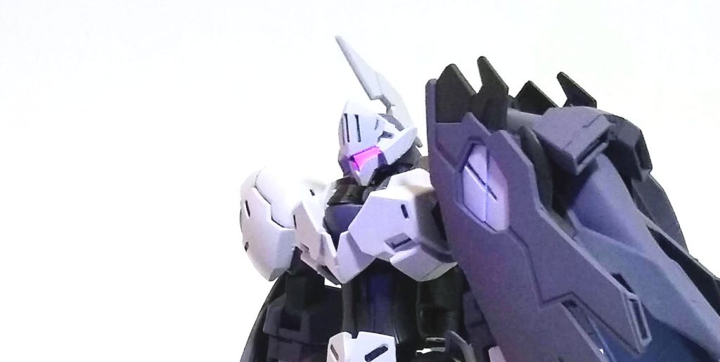 塗装レシピ本体パープル、関節グレー：余りものの塗料を混ぜて作ったので詳細不明本体白：クレオスGXクールホワイト＋グレー直接塗装したので今回はサフ画像はありません。最後までご覧いただきありがとうございました！