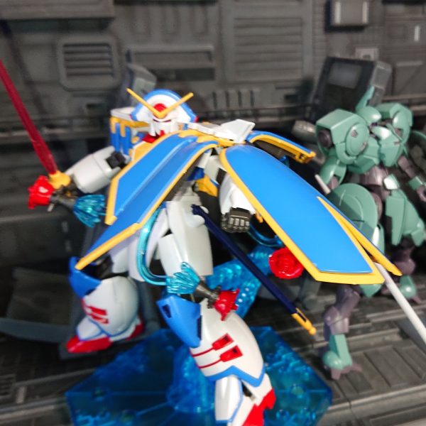 ガンダムローズとハインドリー素組( ﾟДﾟ)ローズは色分け分割が凄いですあとGガンダムフレームというランナーがあるので他の同盟MSも出そうハインドリーは組みやすく騎士系MSぽくて良い（3枚目）