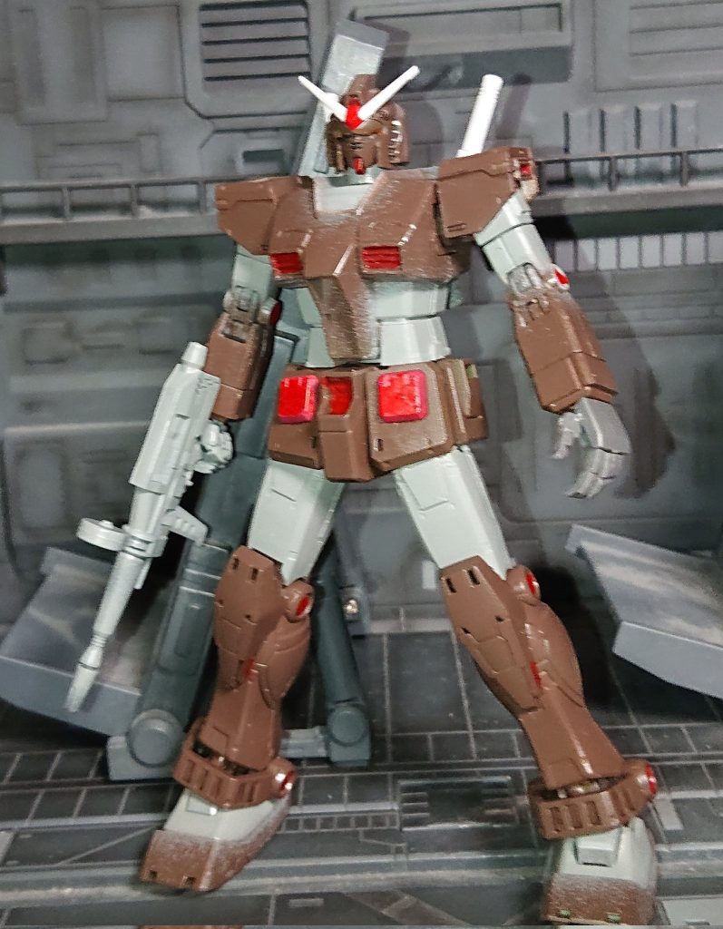 中のガンダムもヘビーガンダムカラー