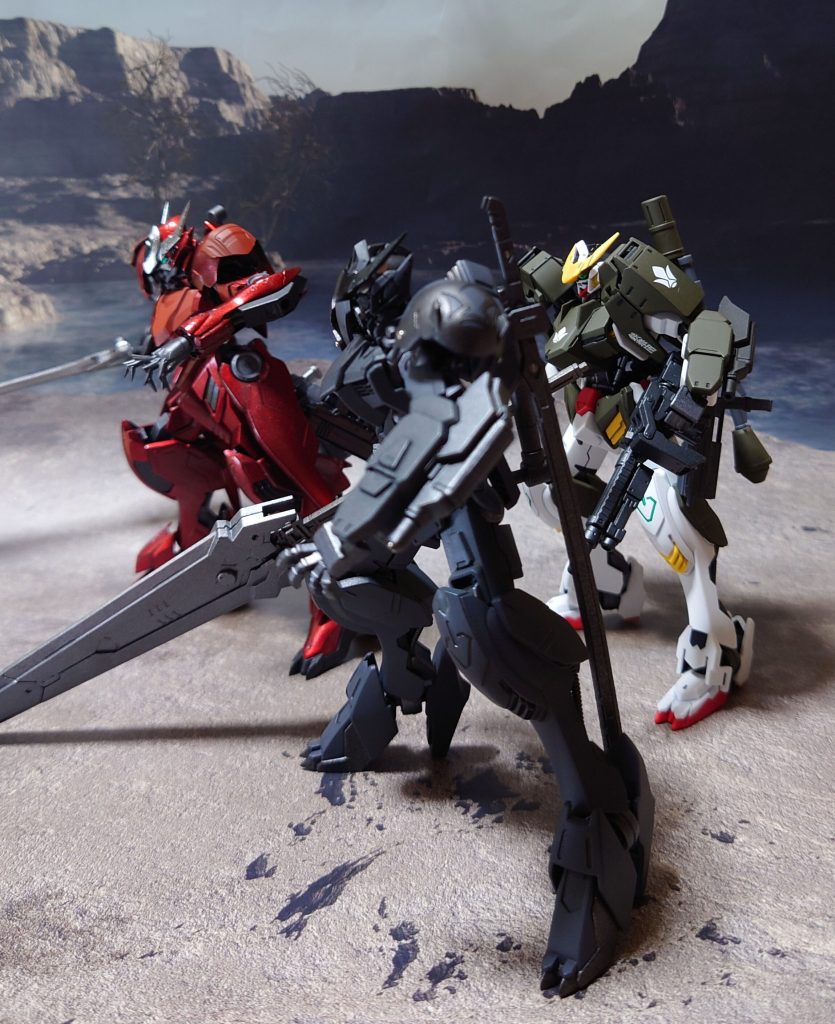 拙作“ガンダムバルバトスレッドグレイブ”、“ガンダムバルバトスルスクス”とのチームで出撃。