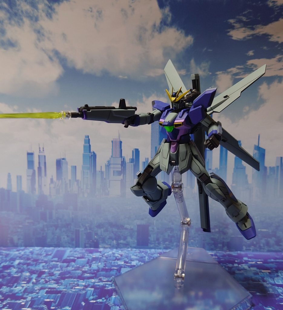 シールドバスターライフルとショルダーバルカンで空中戦。