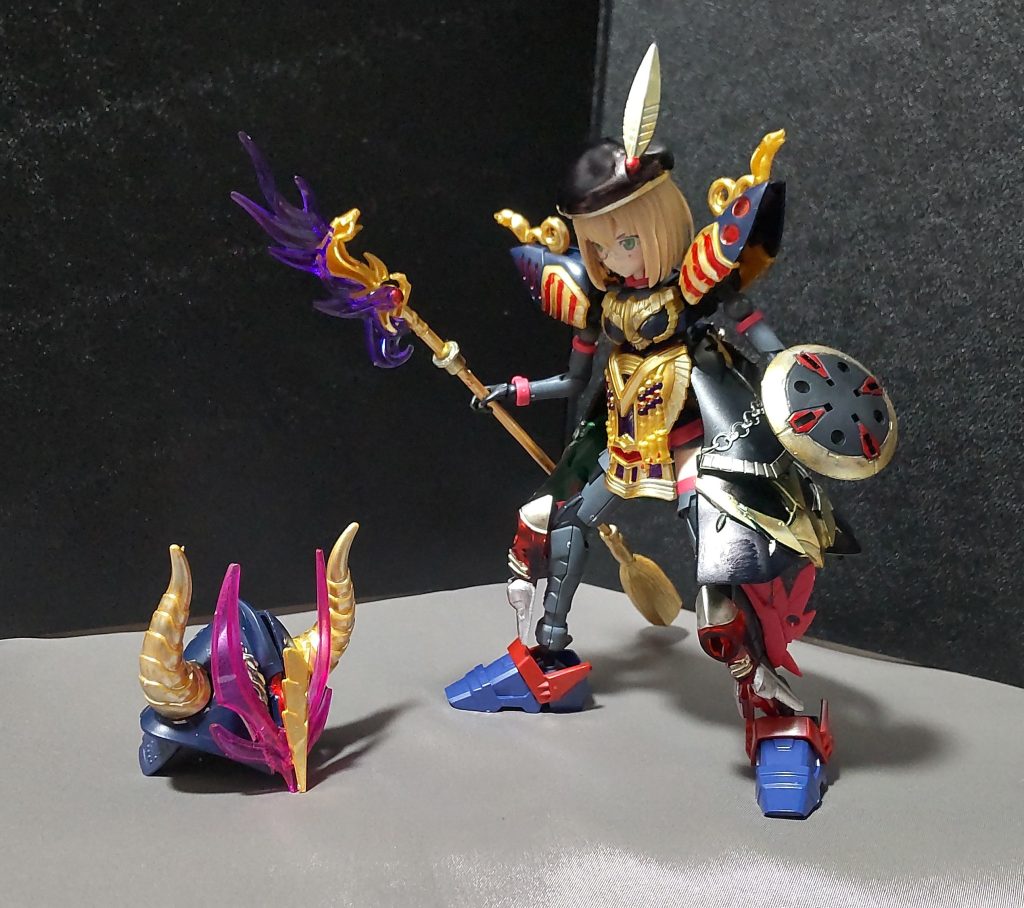 あ、なんかいい兜見つけた！私にも装備出来そう！なにか危険なニオイがする（ドラクエ風に） 