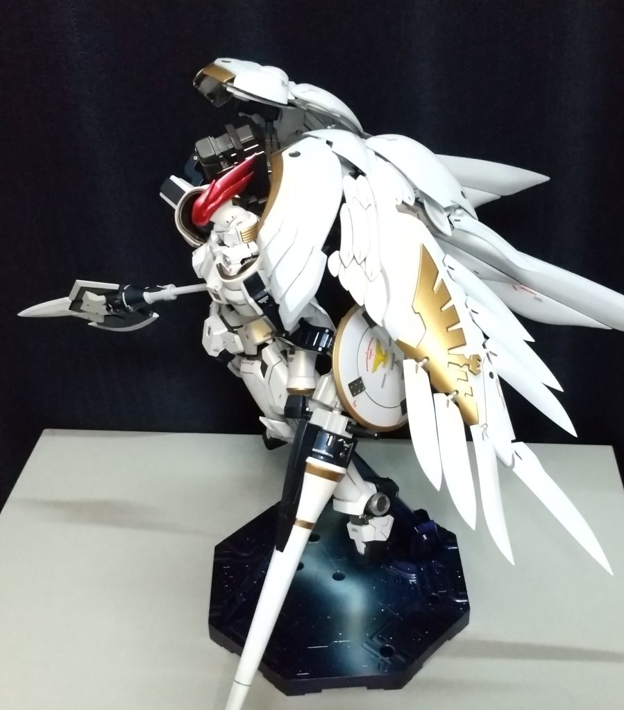 今日作った宇宙台座に過去作のトールギースFを乗せて見ました♪