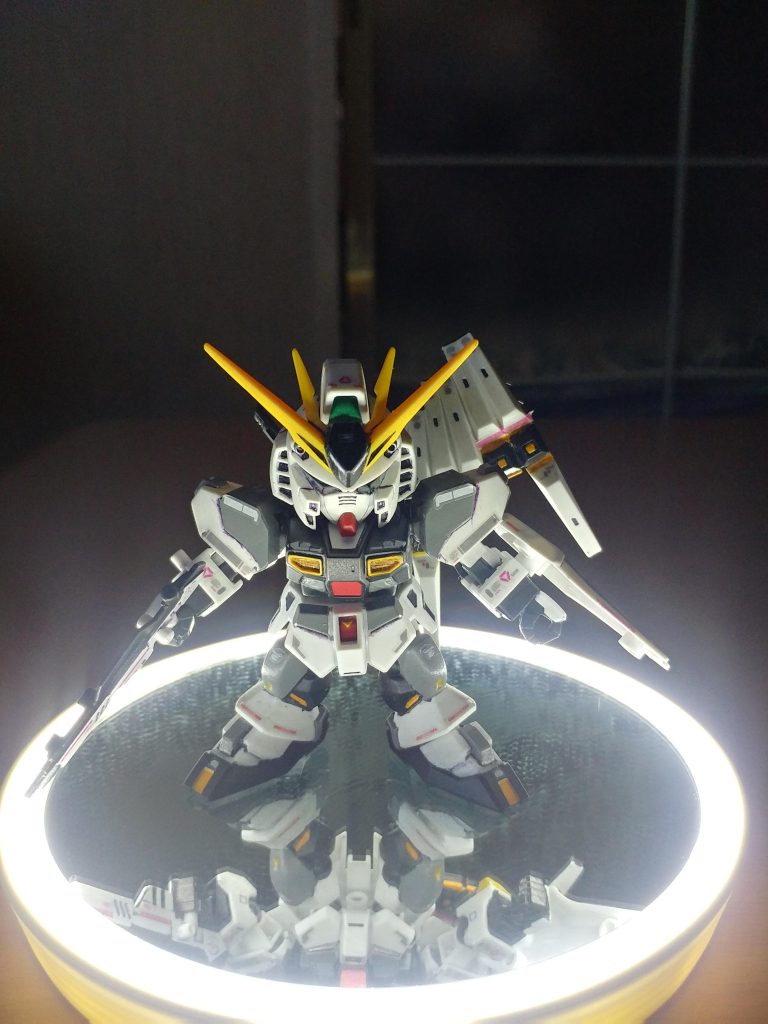 スタンドはどなたかが使っていた100円じゃあないLEDミラーですステッカーはみ出ててますねー😅