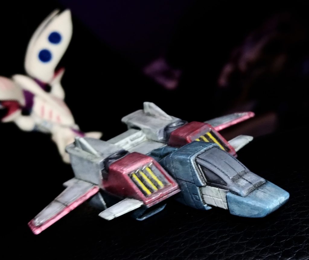 あれこれ試し過ぎたため、その痕跡が至るところに見えてます。合わせ目すら消してませんね(汗)もしかしたらピンボケしてたほうが粗が見えなかったかも、と考えてしまったり(笑)