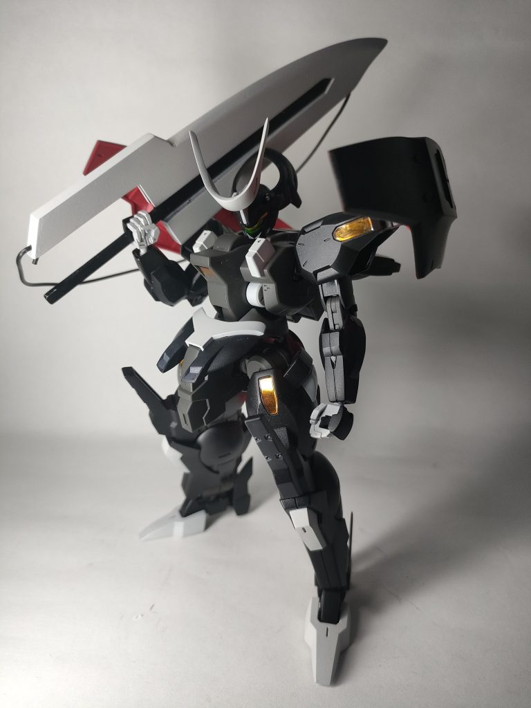 某キャラをイメージし黒く武器はプラ板で自作