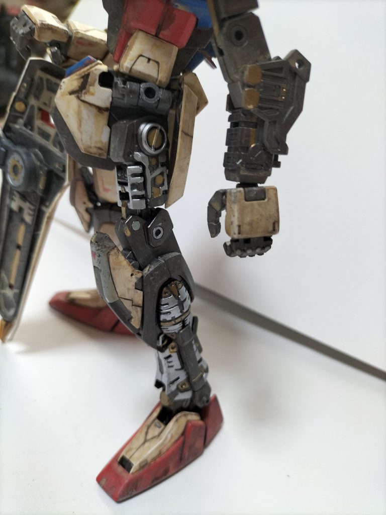 装甲付けた状態では汚しましたが、内部フレームは汚れて無かったですね（笑）