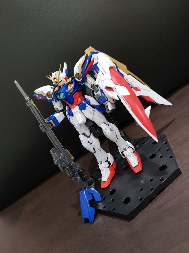 羽根が重すぎて直立も要スタンド。