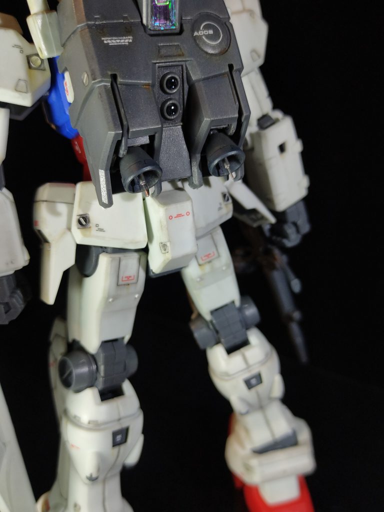 バーニアやマイナスモールドをメタルパーツでディテールアップ 