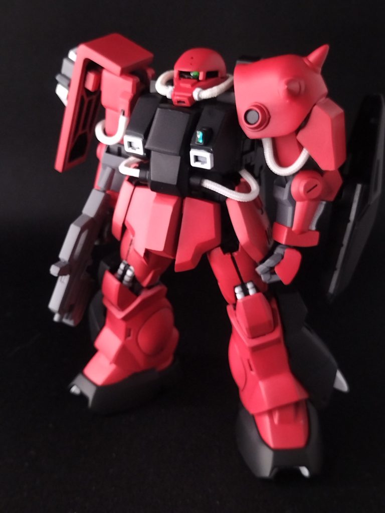 Hgハイザックをベースにプラ板やパテで形状の違う部分をセミスクラッチしました