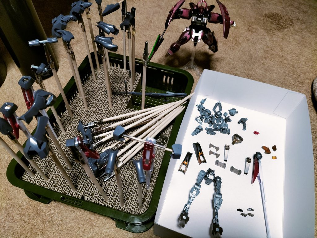 バラクト塗り分け中つかめないやつは、爪楊枝に刺す！という技を覚えました！