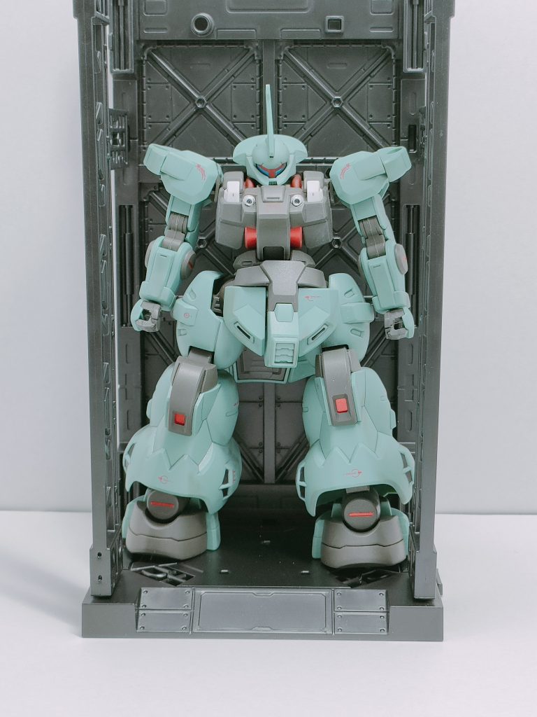 最近ちまたで噂の100円ショップの格納庫に収納!!良き!!